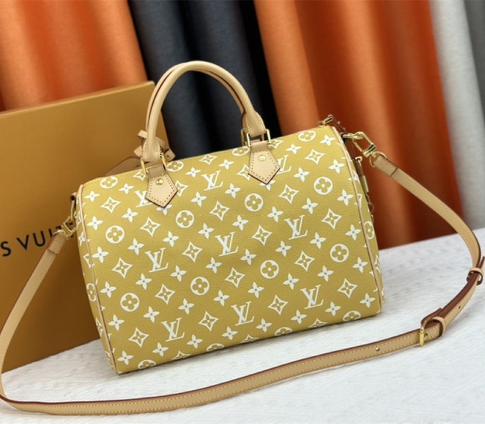 Louis Vuitton Speedy P9 Bandouliere 30 Bag In Yellow angle 4