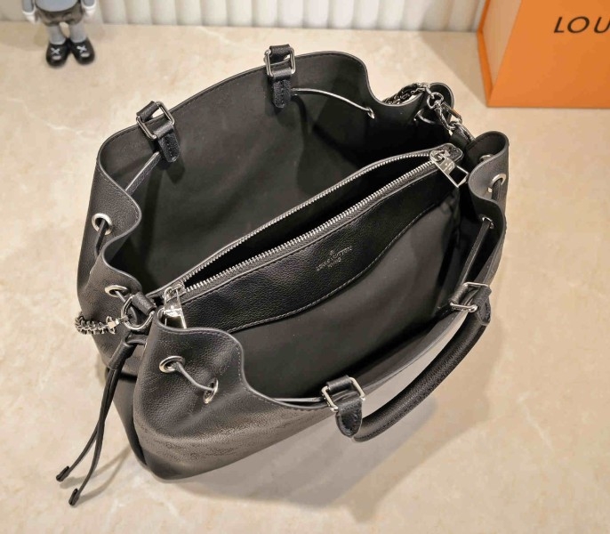LV Mahina Bella Tote In Black angle 4