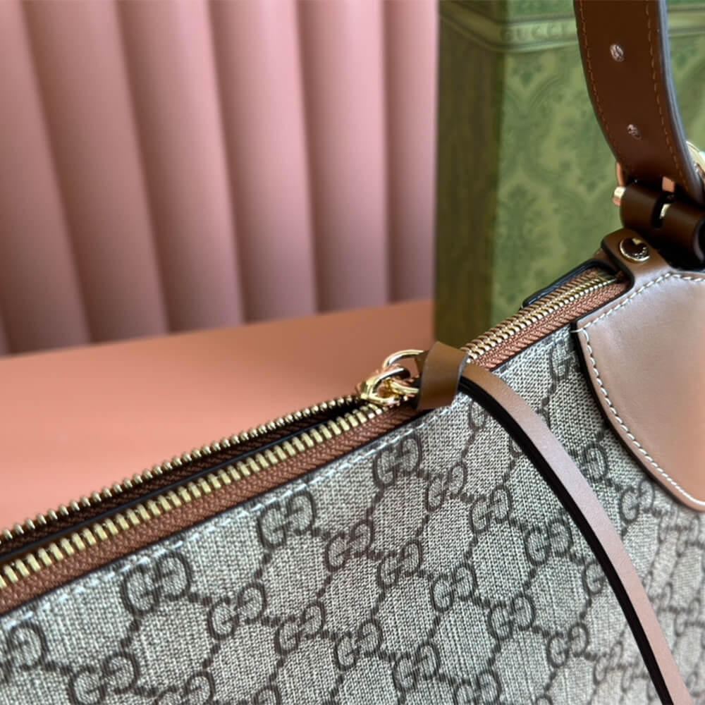 GG Emblem medium shoulder bag angle 5