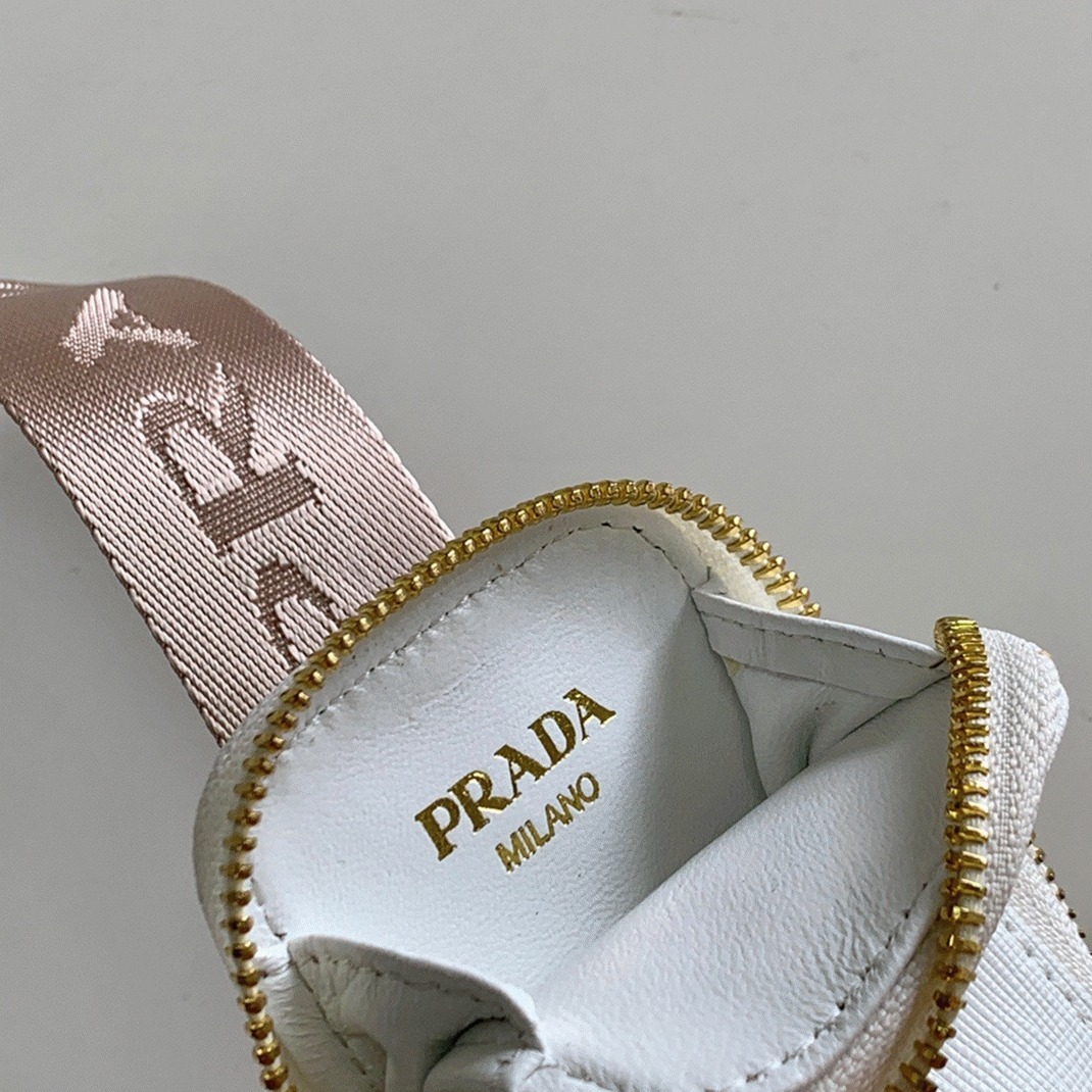 Prada Re-Edition 2005 Shoulder Bag Replica in White angle 5
