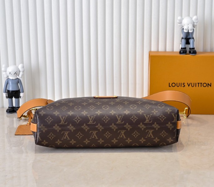 LV Monogram Canvas Vagabond Hobo angle 3