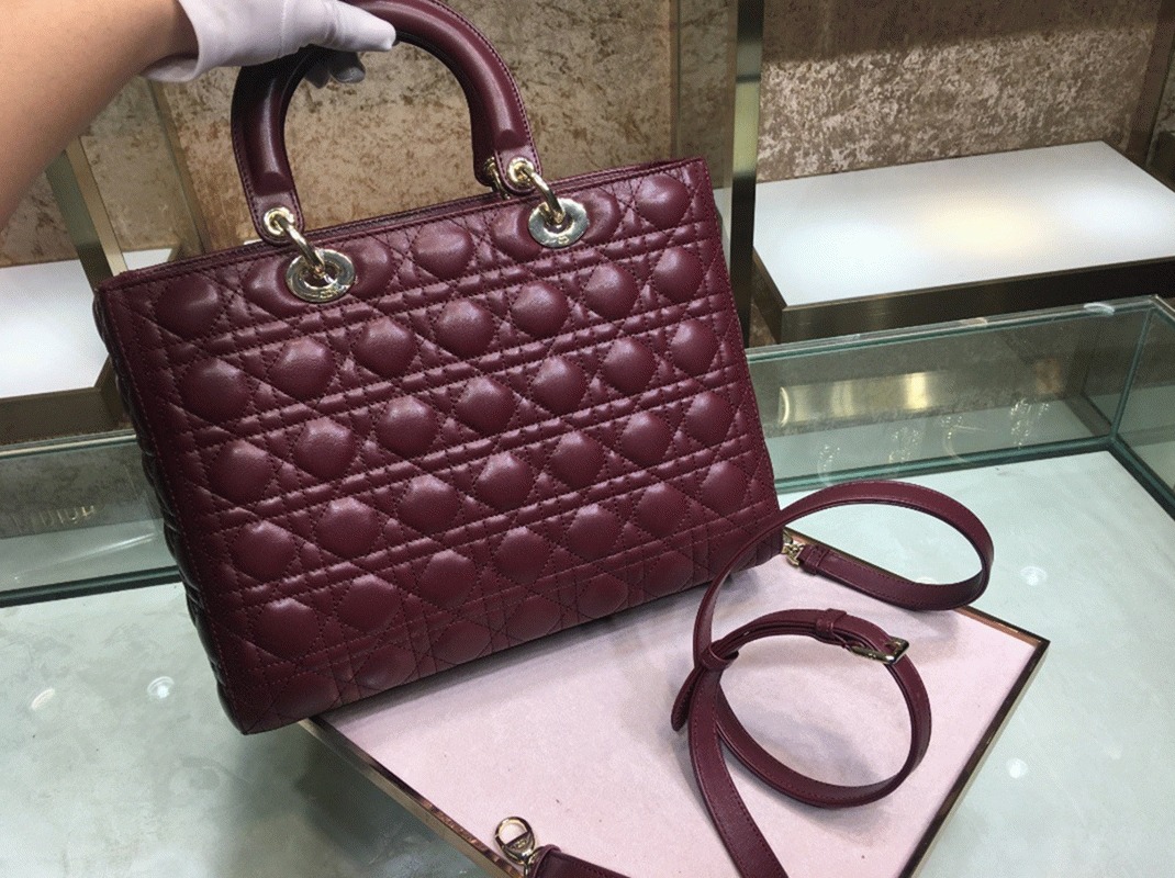 Dior Lady Dior Large Bag Fake in Bordeaux angle 2