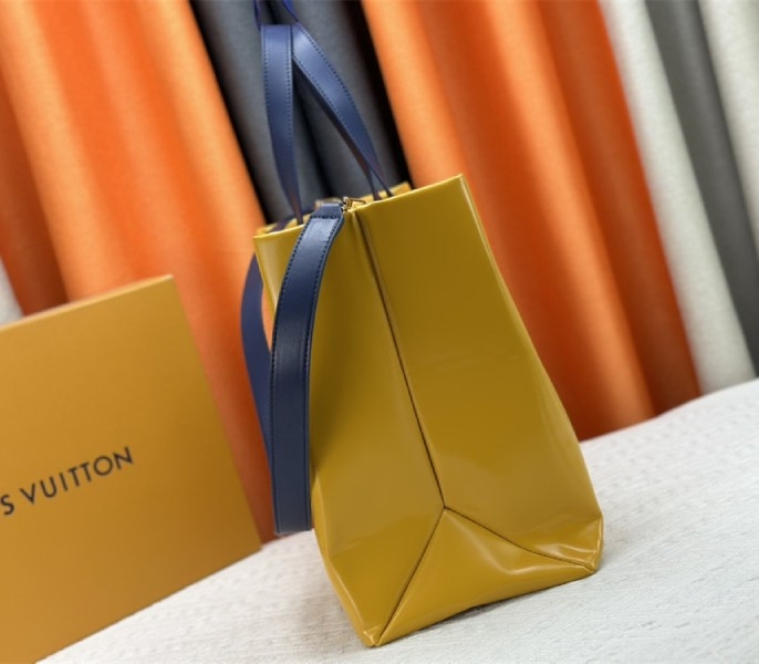 Louis Vuitton Other Leathers Shopper MM Tote In Safran angle 4