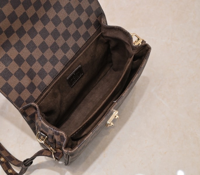 LV Damier Ebene Canvas Metis M40780 angle 5