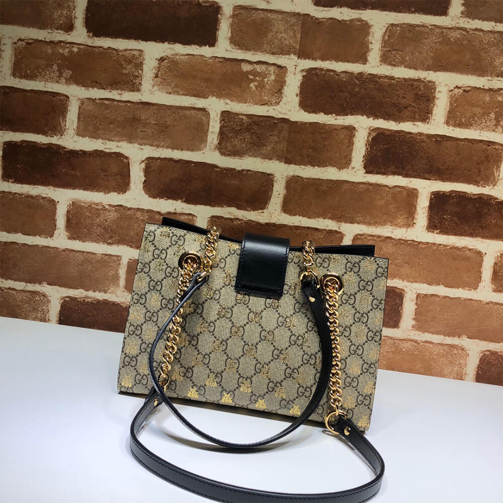 GG Padlock small GG bees shoulder bag angle 3