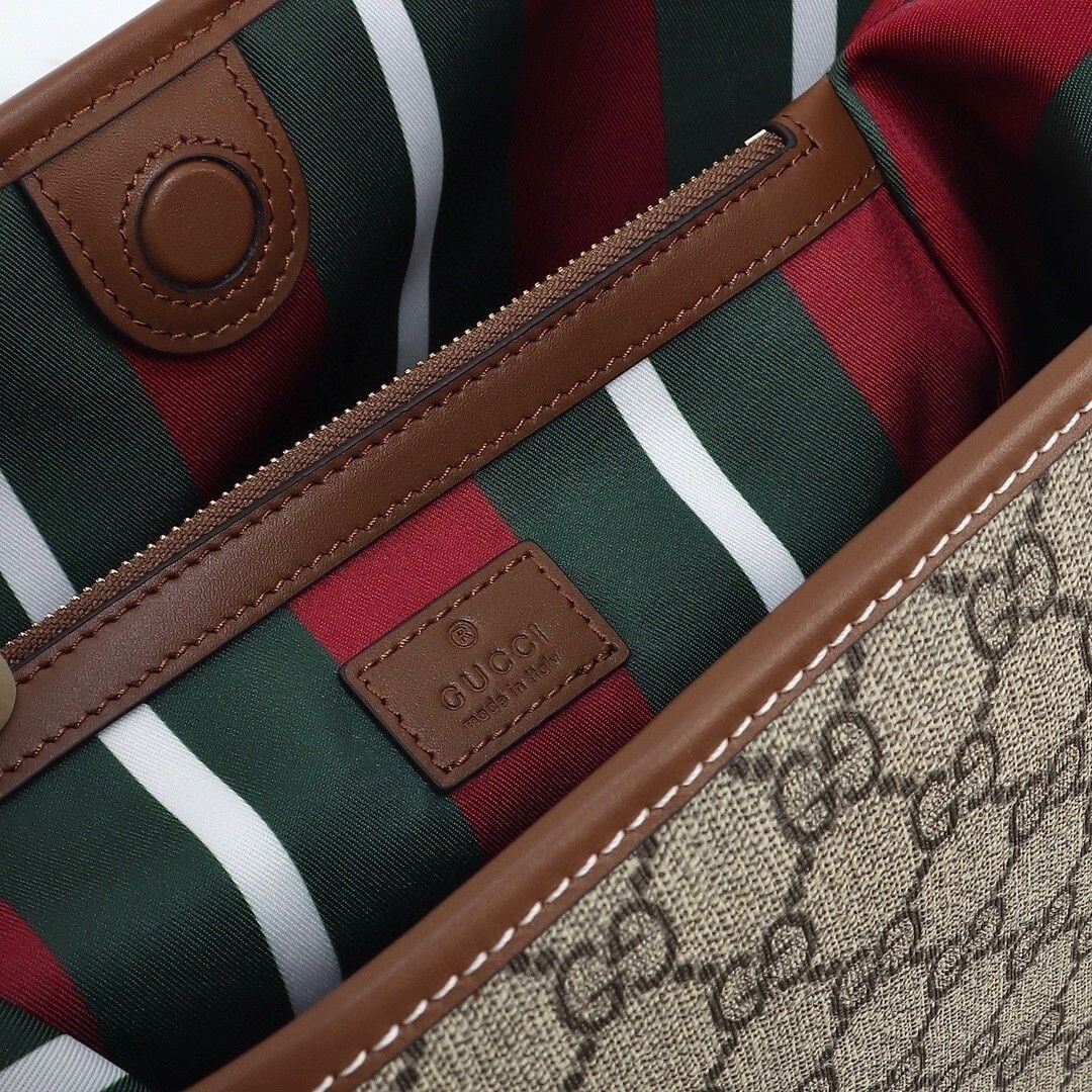 GG Emblem small shoulder bag angle 5