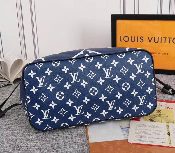 Louis Vuitton Seasonal Escale Neverfull MM Tote In Blue angle 3