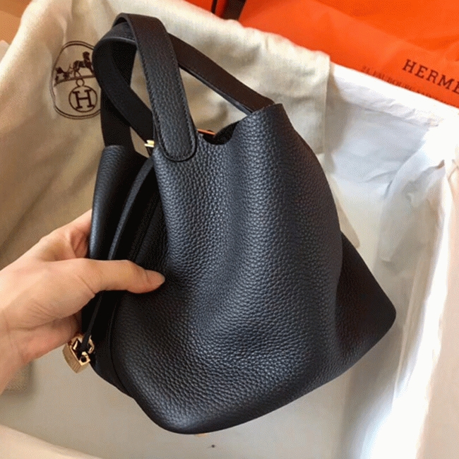 Black AAA replica Hermes Picotin Lock 18cm handbag angle 4