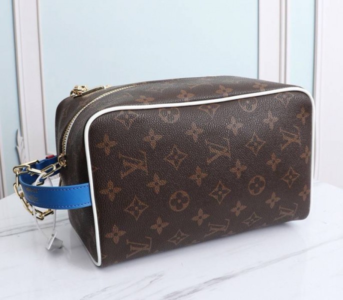Louis Vuitton X NBA Cloakroom Dopp Kit Bag angle 5