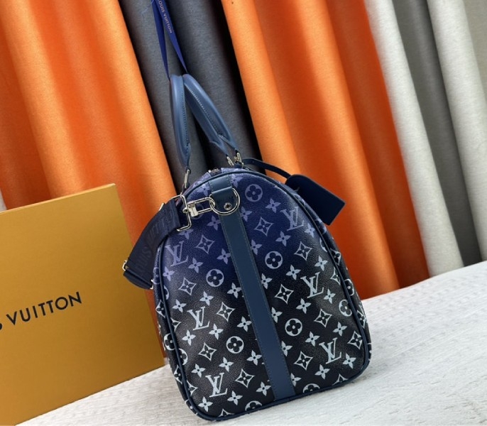Louis Vuitton Monogram Gradient Canvas Keepall Bandouliere 50 In Navy Blue angle 4