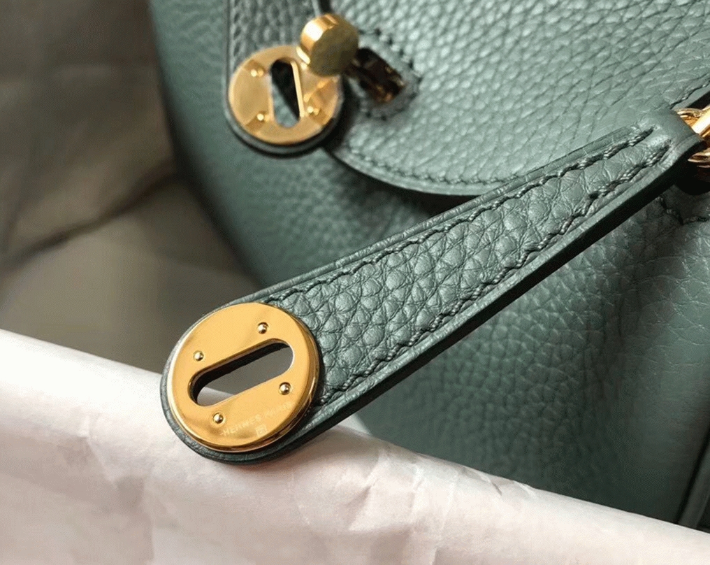 Best replica Hermes Lindy Mini handbag in vert amande angle 3