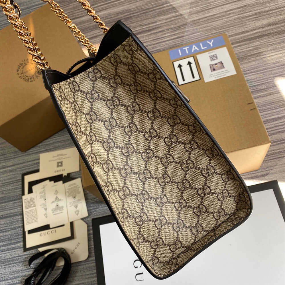 Padlock medium GG shoulder bag angle 2