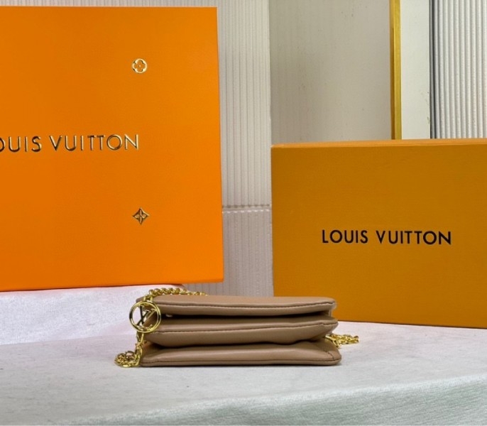 Louis Vuitton Coussin Pochette In Camel angle 5