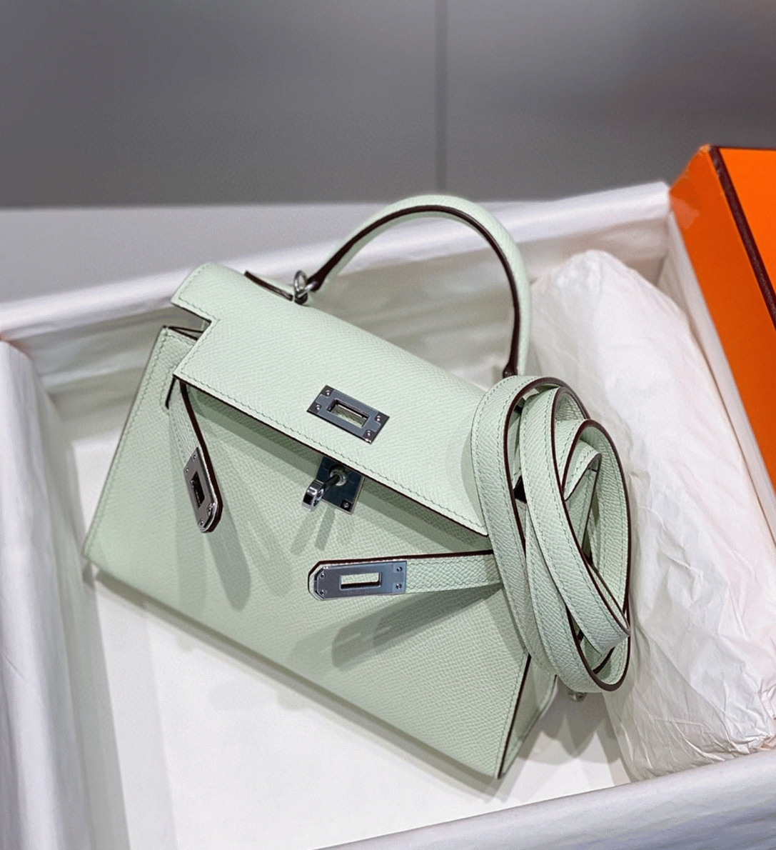 Hermes Kelly Mini II Bag Replica in Vert Fizz angle 4
