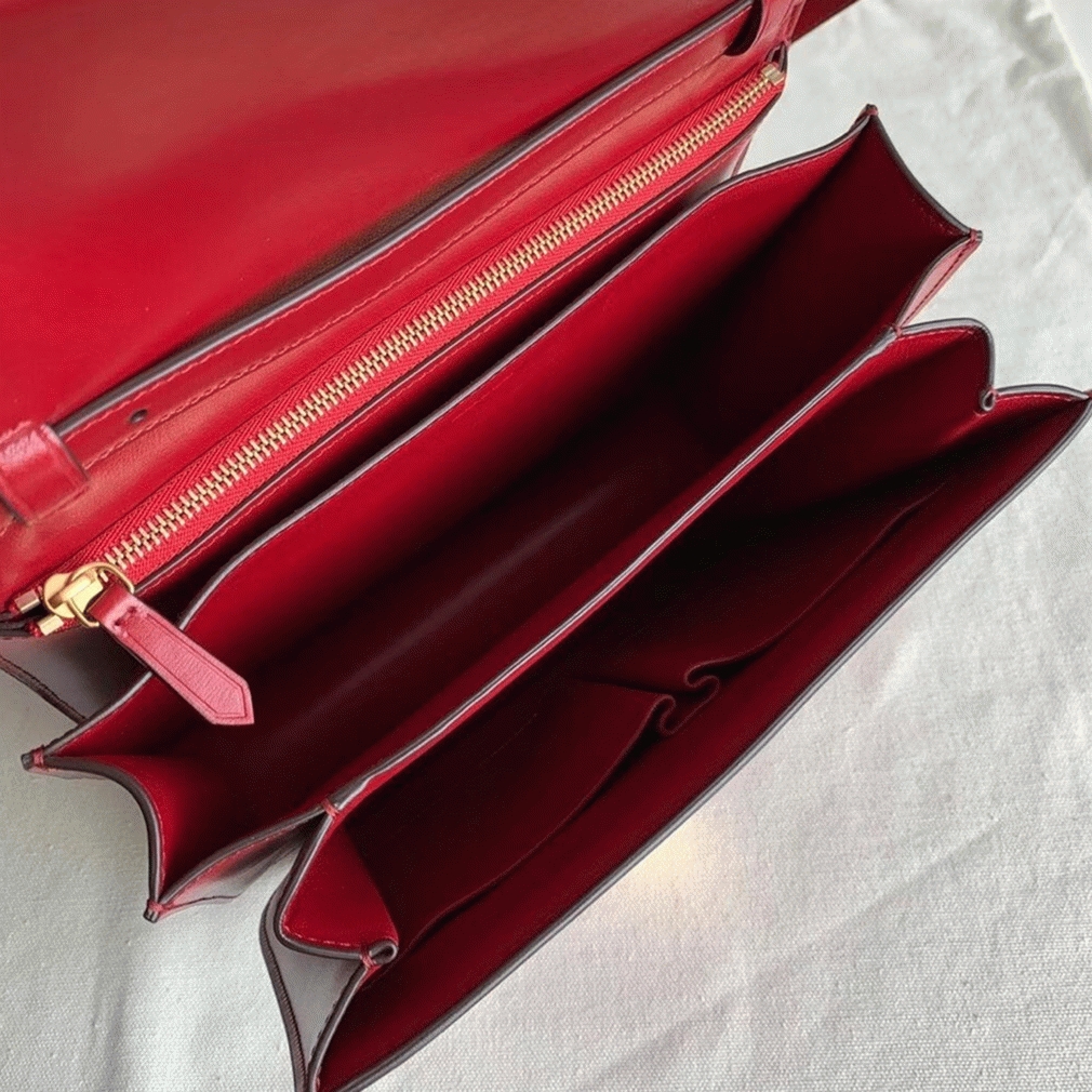 Top Quality Fake Celine Classic Box Medium Bag In Red angle 4