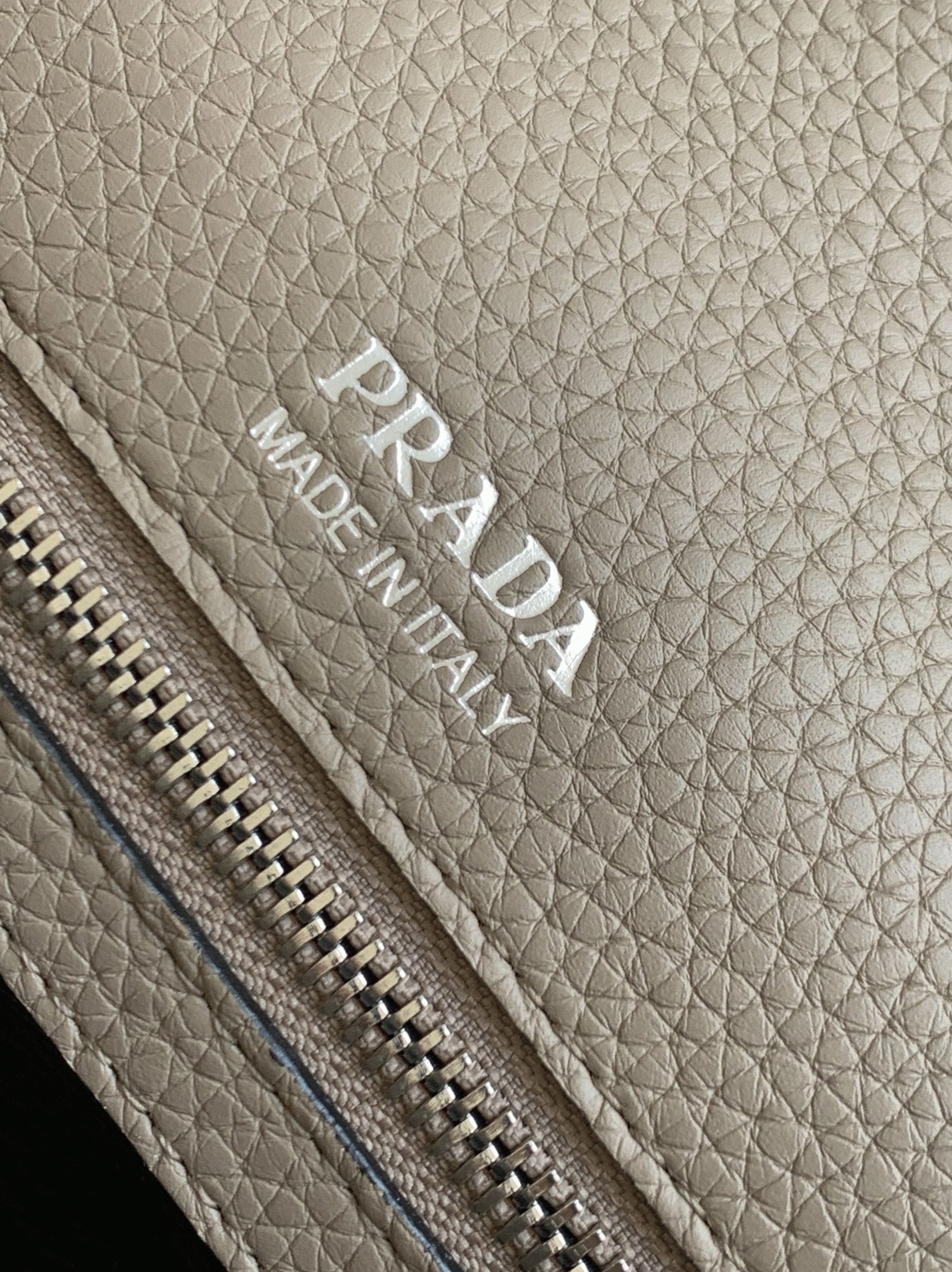 Prada Flap Shoulder Bag Imitation in Grey angle 5