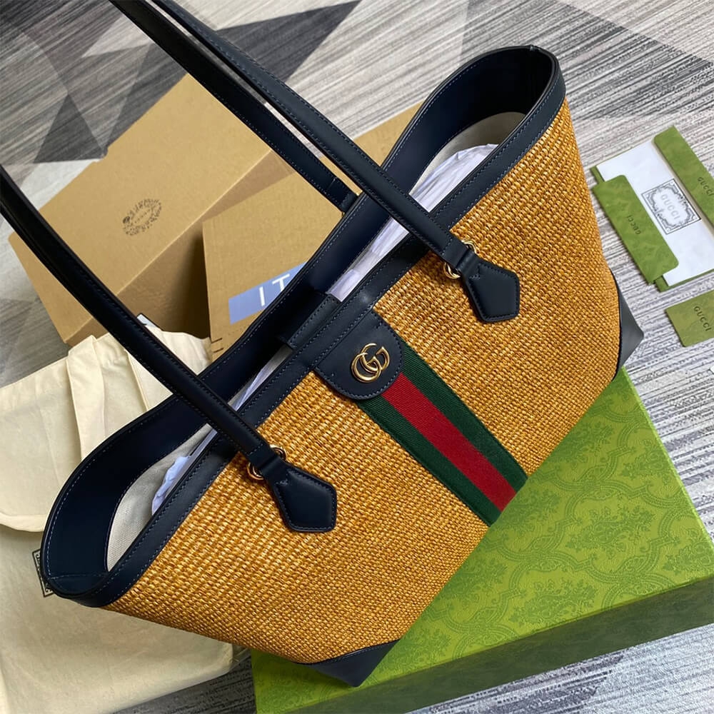 Ophidia GG medium tote angle 3