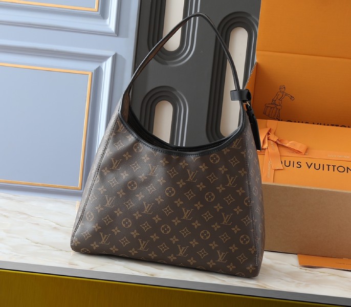 Monogram Canvas The Drop GM angle 5