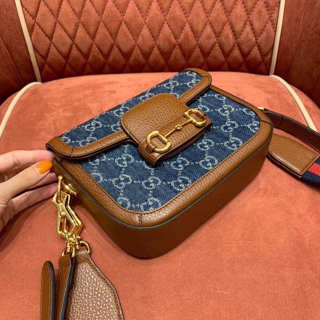 Gucci Horsebit angle 3