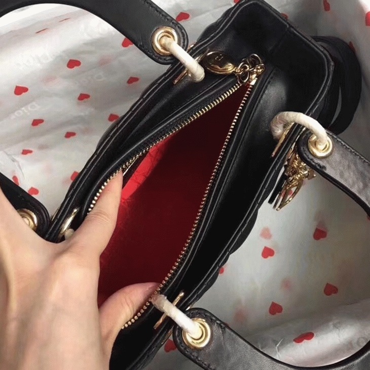Dior Lady Dior Medium Bag in Black angle 5