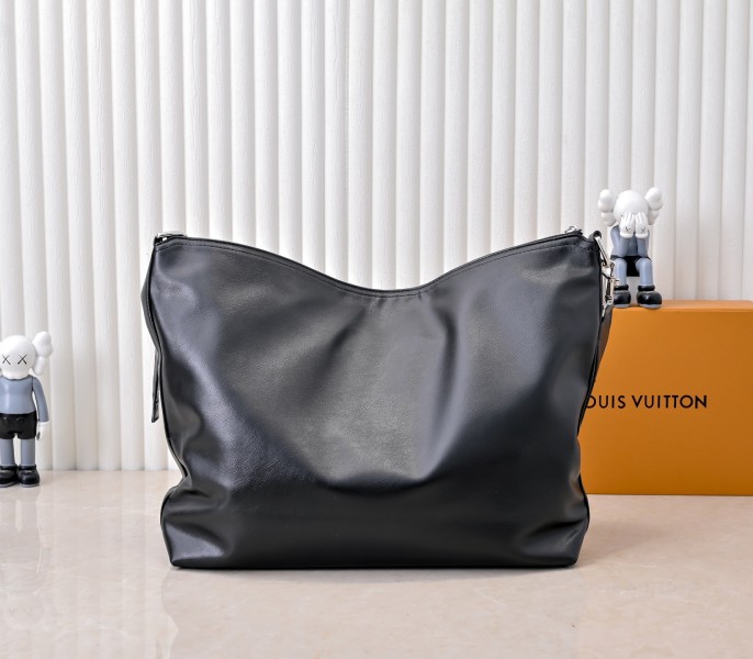 LV Night Vagabond Hobo In Black angle 4