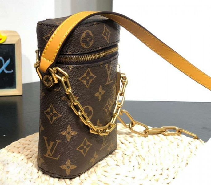 Louis Vuitton Monogram Canvas Phone Box angle 2