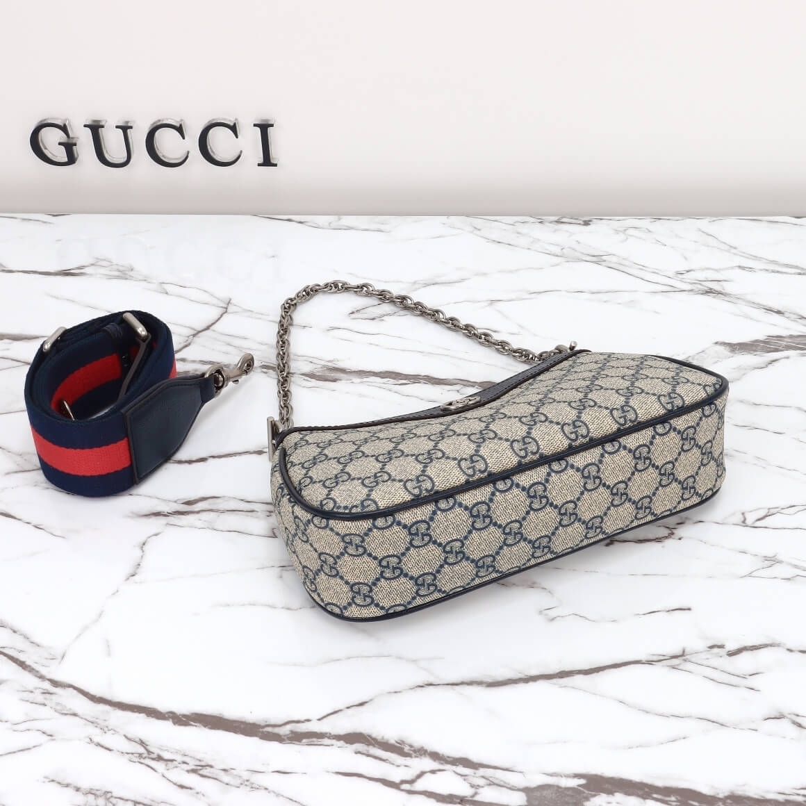 Gucci OPHIDIA SMALL SHOULDER BAG angle 4