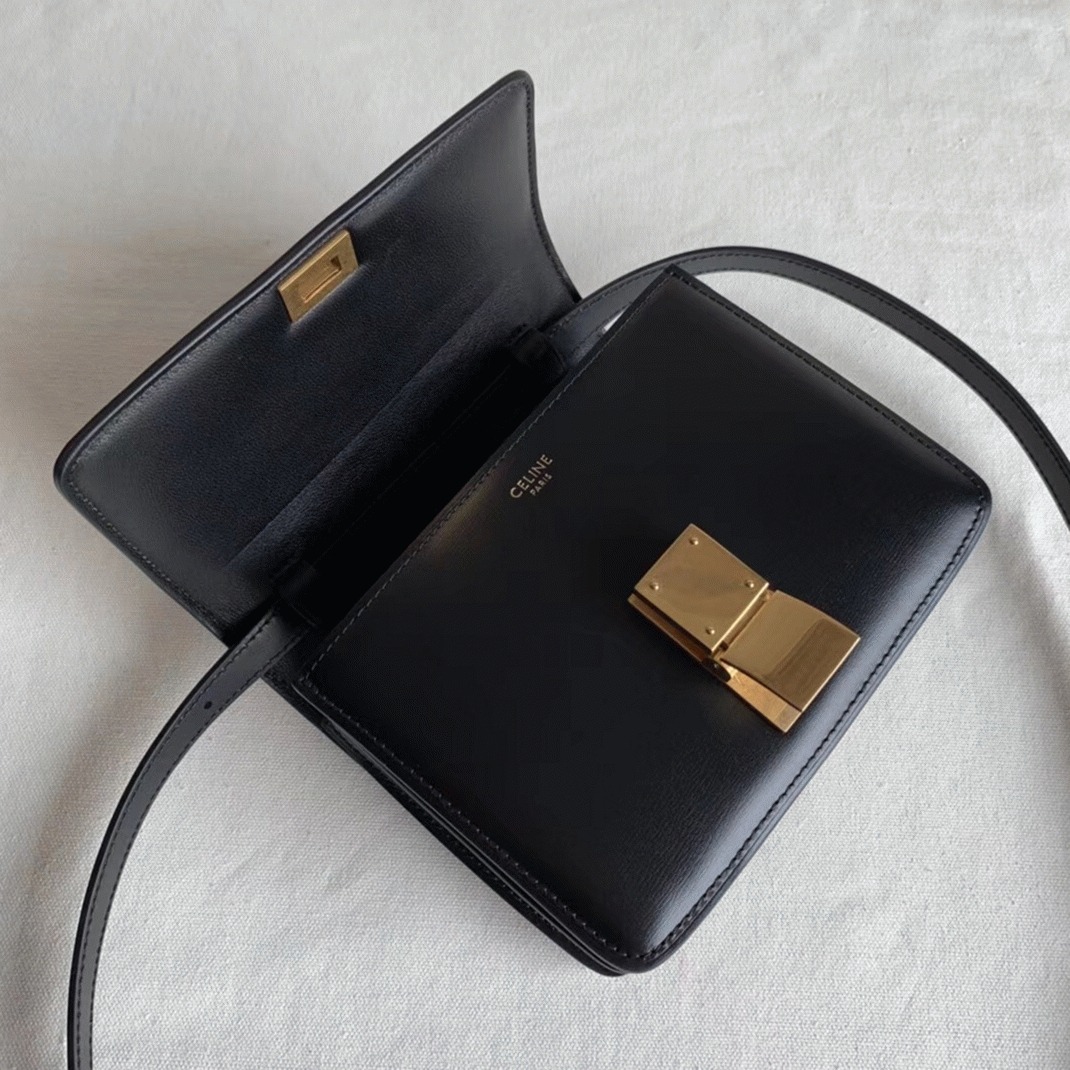 Top Quality Imitation Celine Classic Box Small Bag In Black angle 2