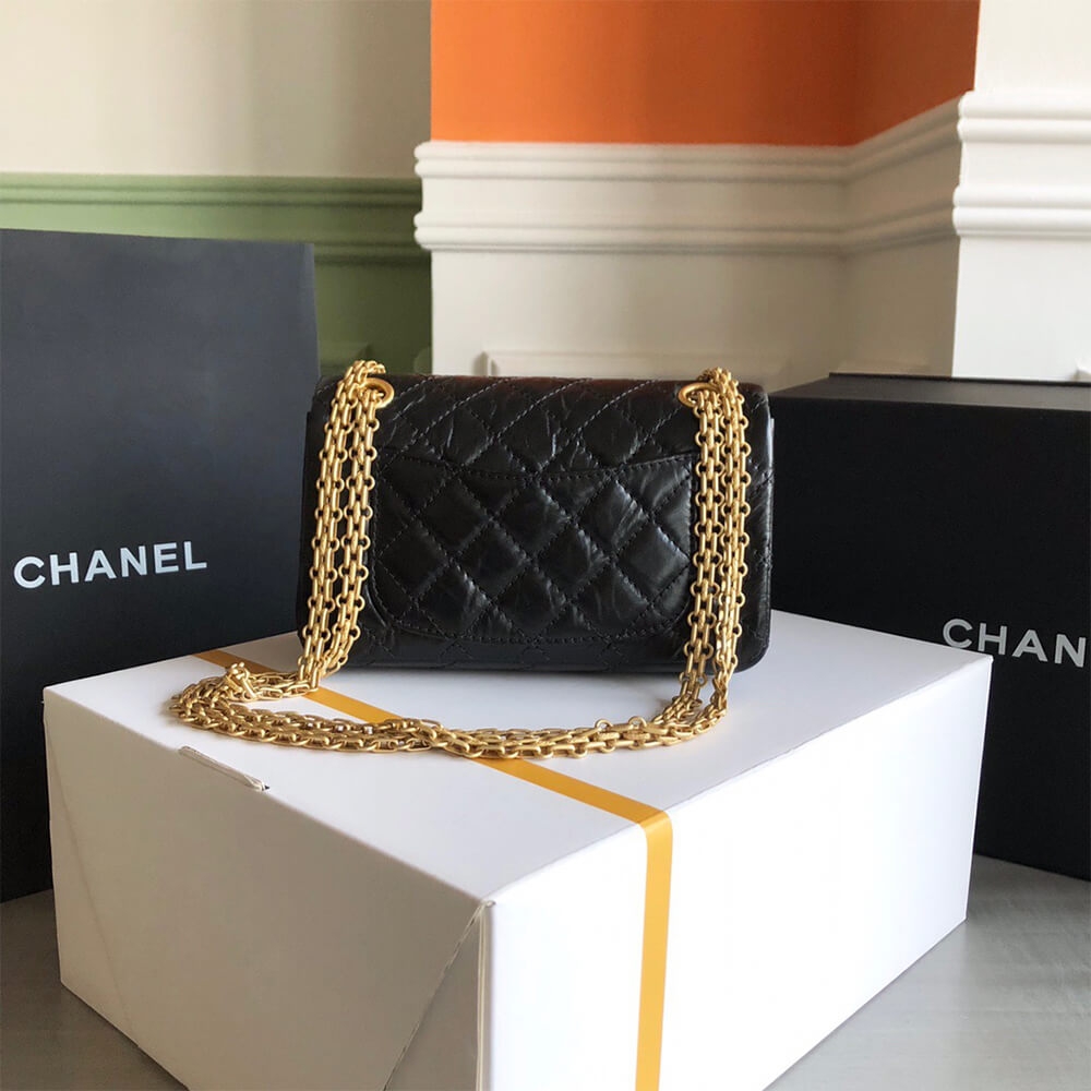 CHANEL MINI 2.55 HANDBAG angle 4