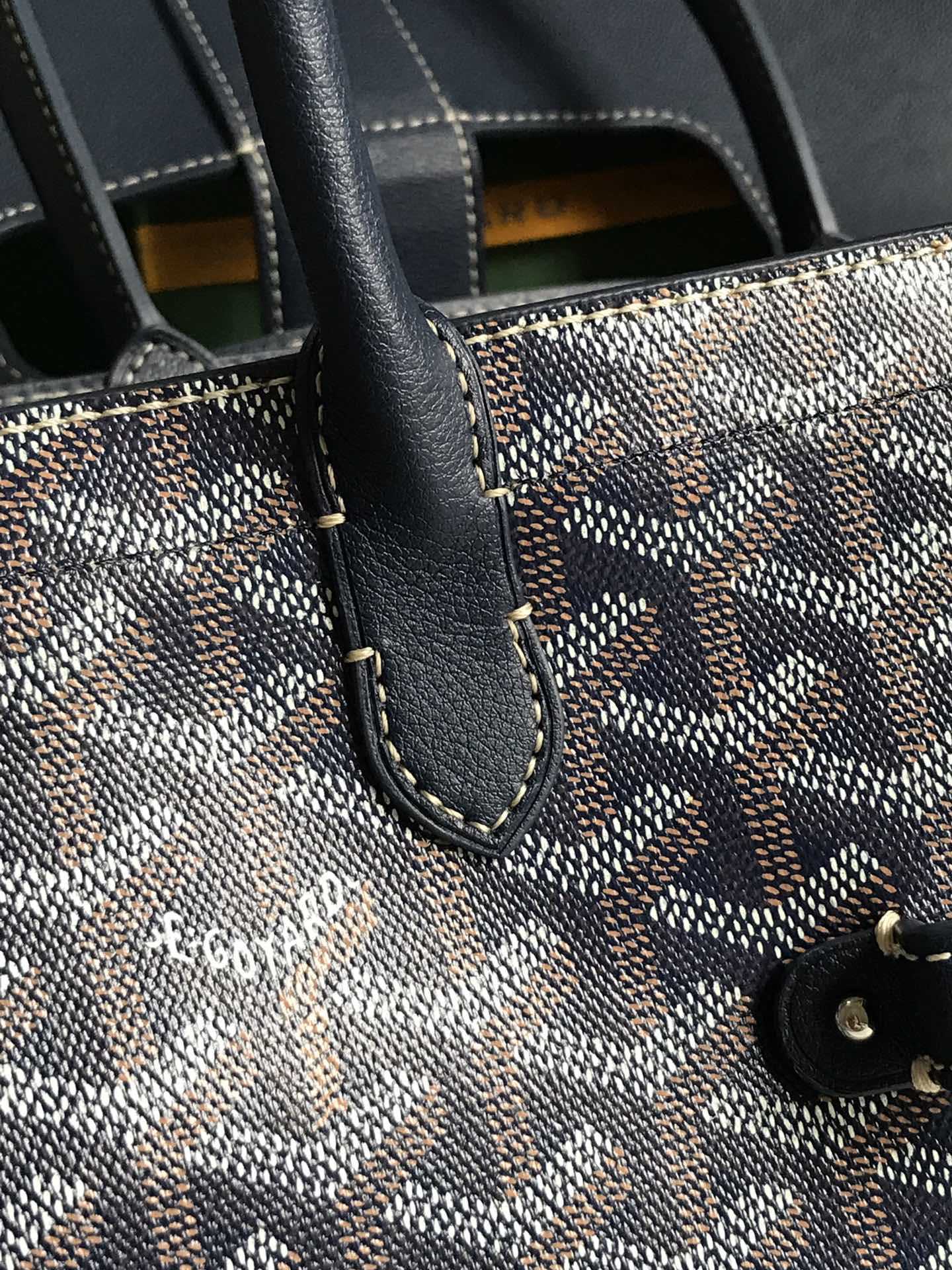 Saigon Tote bag angle 5