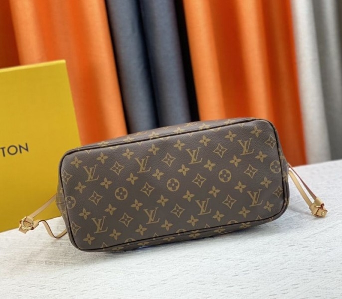 Louis Vuitton X YK Monogram Canvas Neverfull MM Tote With Faces Print angle 5
