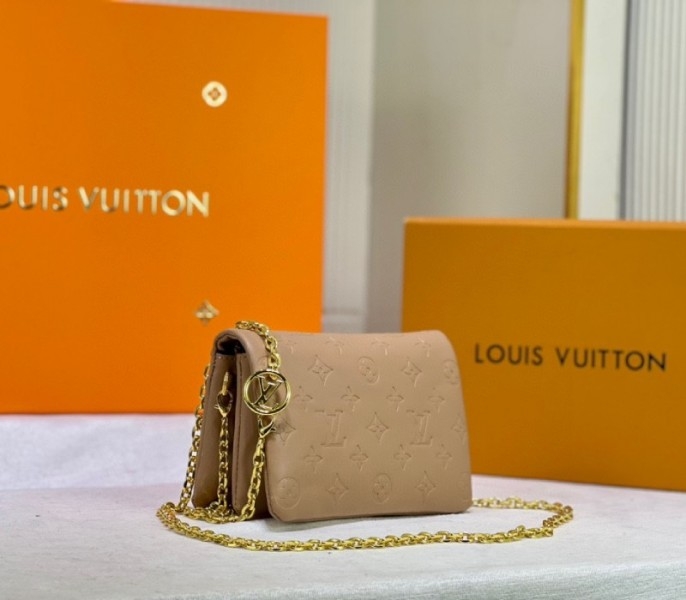 Louis Vuitton Coussin Pochette In Camel angle 2