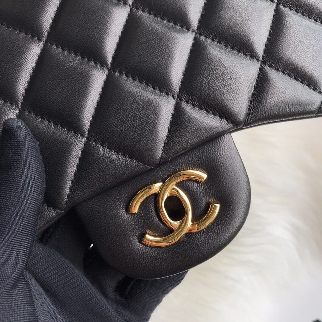CHANEL LARGE CLASSIC HANDBAG(High-end grade) angle 5