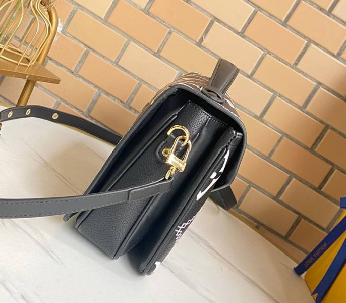 Louis Vuitton Spring 2022 Monogram Empreinte Pochette Metis Handbag In Black angle 3