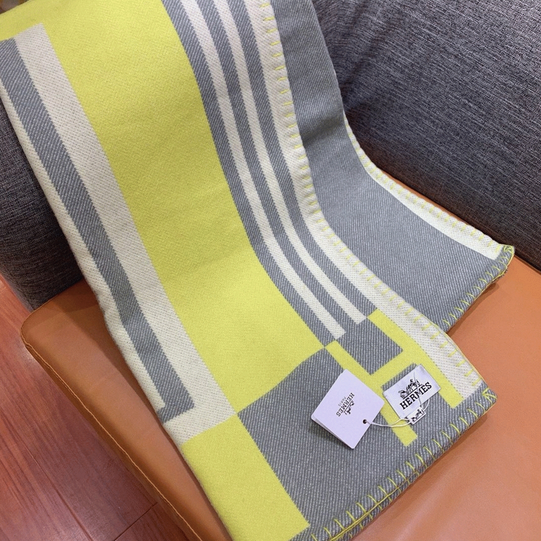 Top replica Hermes Ithaque blanket in tilleul wool and cashmere angle 3