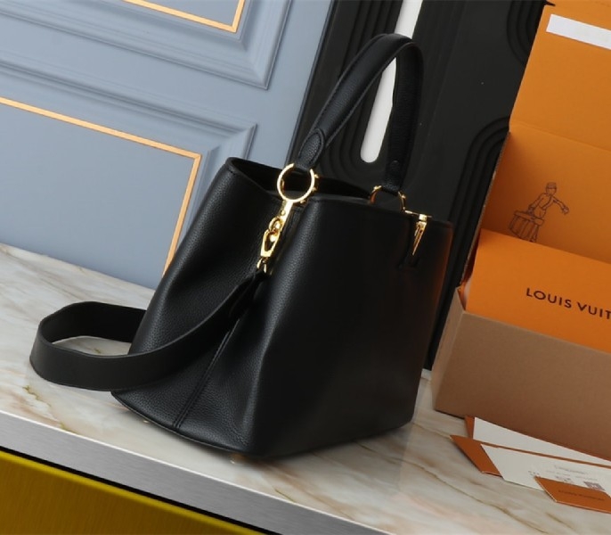Louis Vuitton Capucines GM Souple Handbag In Black angle 3