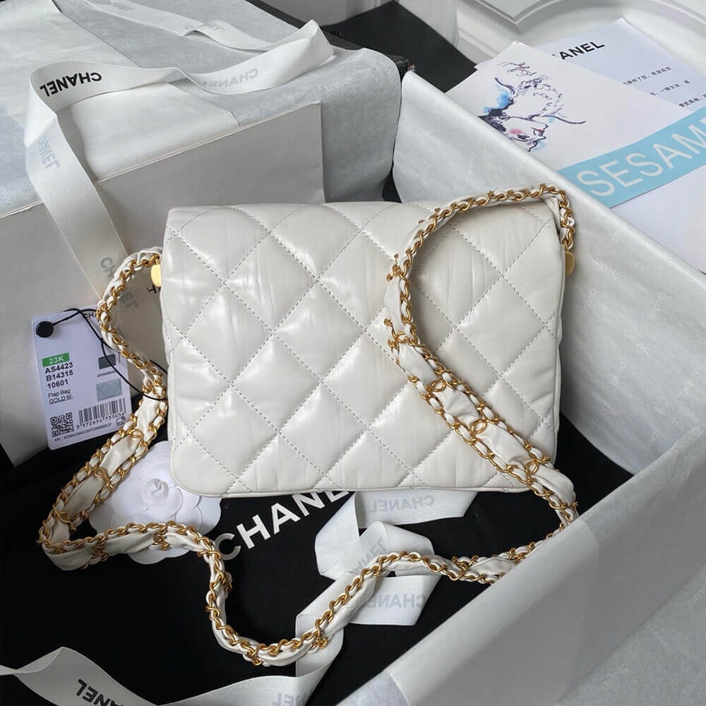 CHANEL MINI FLAP angle 3