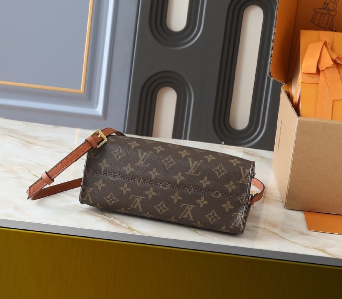Organizer OnTheGo PM Tote angle 4