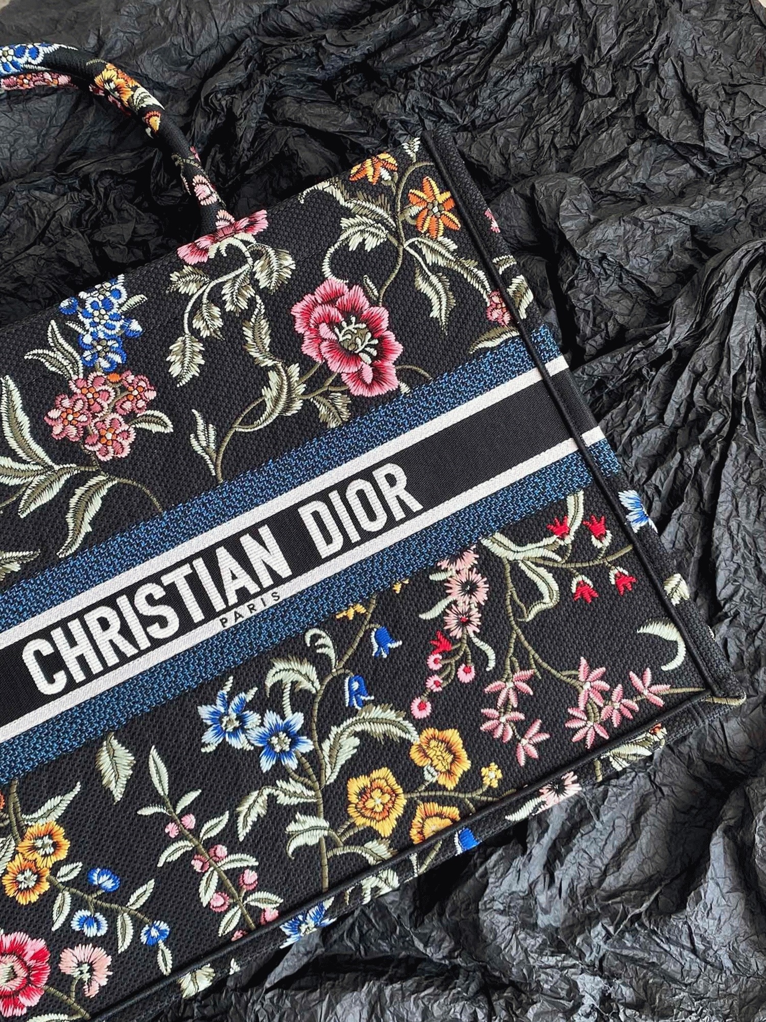 Dior Large Book Tote Bag Fake in Black Dior Petites Fleurs Embroidery angle 3