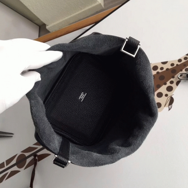 Black 1:1 fake Hermes Picotin Lock 18cm handbag with braided handles angle 3