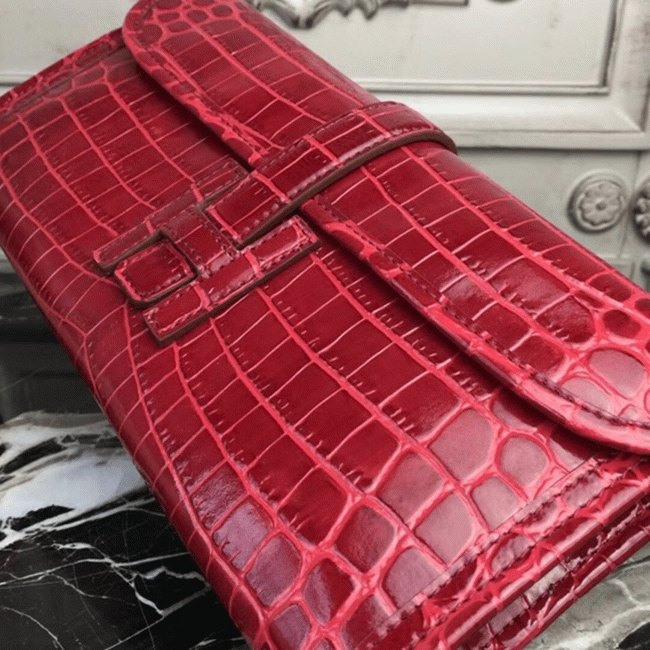 Top luxury dark red crocodile leather replica Hermes Jige Elan clutch bag angle 4