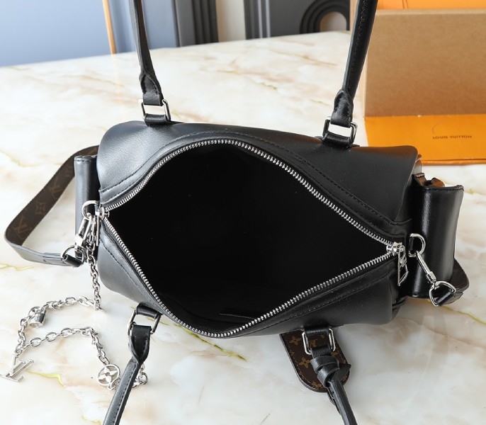 Vibe Speedy Cargo In Black angle 5
