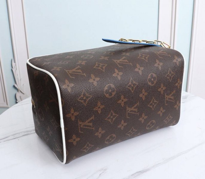 Louis Vuitton X NBA Cloakroom Dopp Kit Bag angle 4