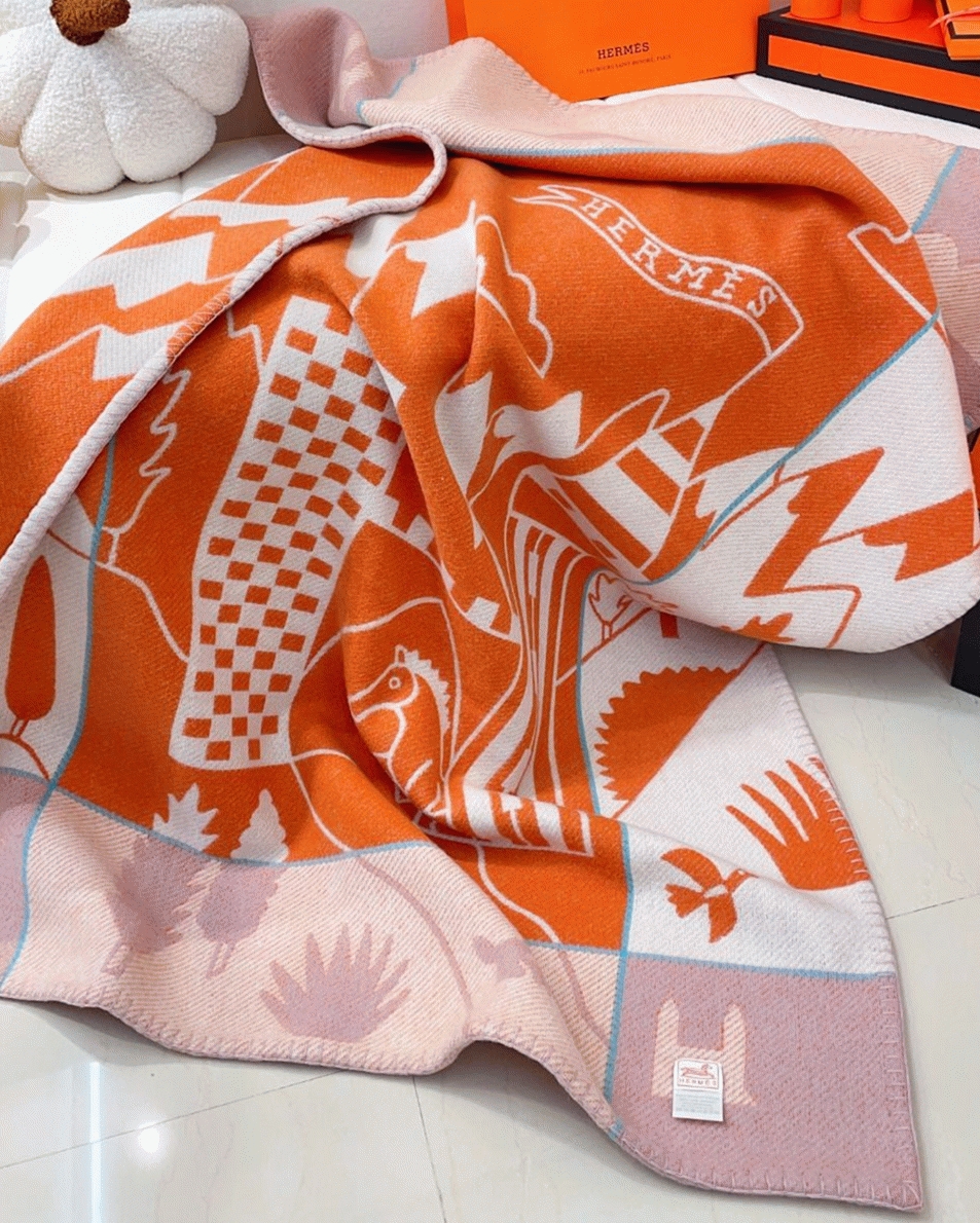 Faux Hermes Avalon Epopee blanket in mandarine wool and cashmere angle 3
