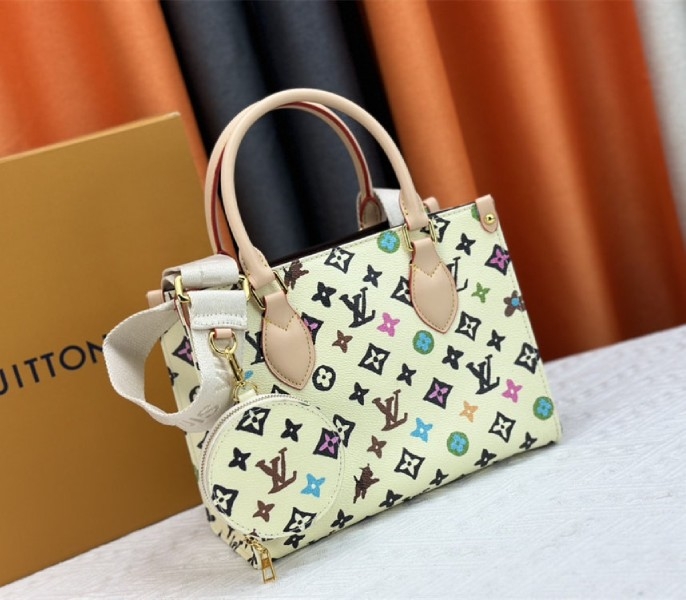 Louis Vuitton Monogram Craggy Onthego PM Tote In Vanilla angle 2