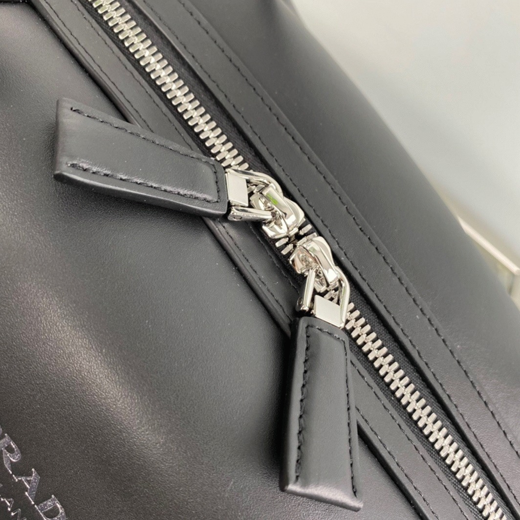 Prada Supernova Medium Top Handle Bag Fake in Black angle 4