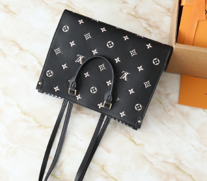 OnTheGo MM Eden In Black angle 5