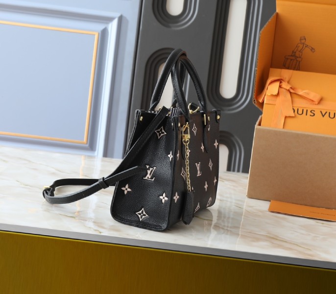 OnTheGo PM Eden In Black angle 2
