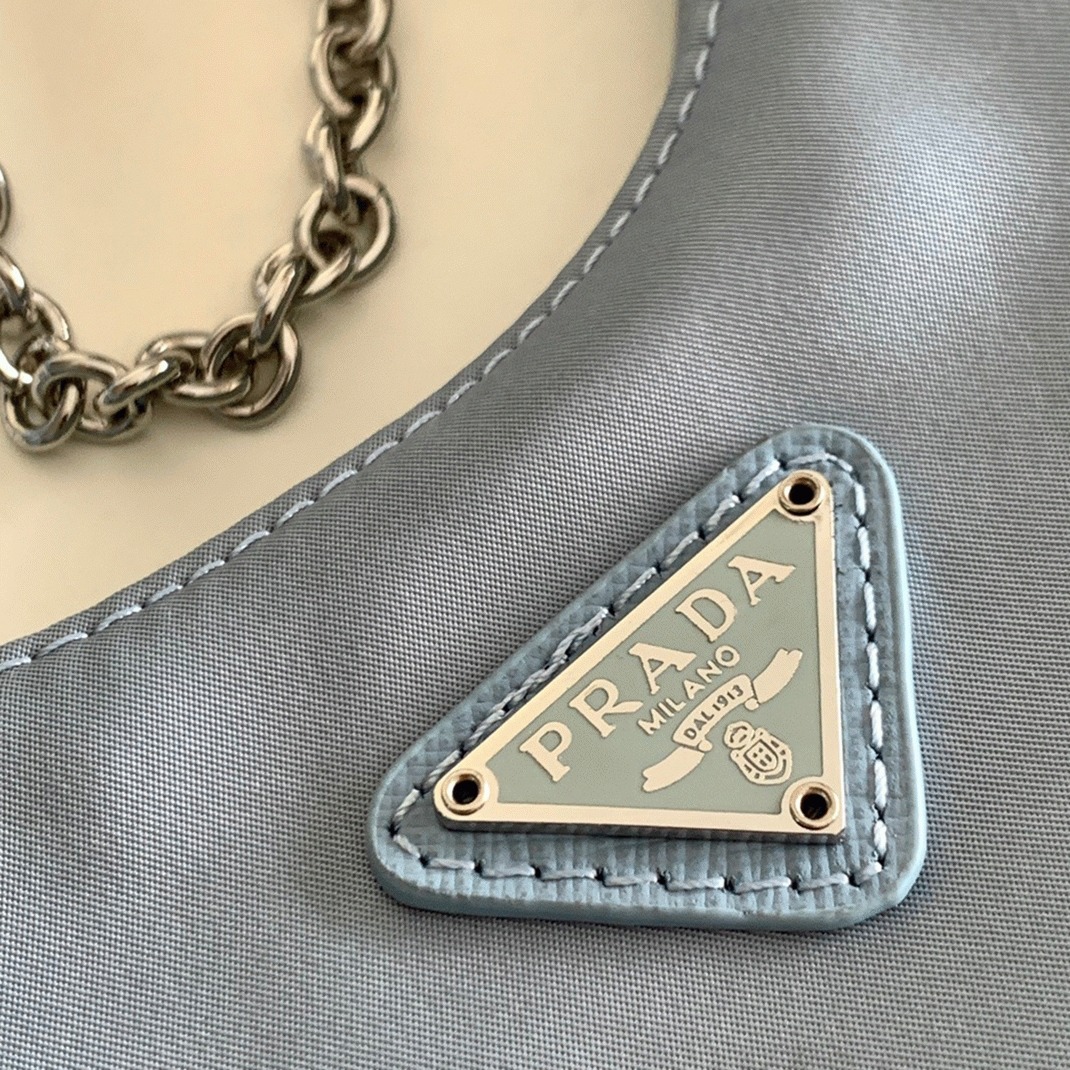 Prada Re-Edition Shoulder Bag Replica in Blue angle 2