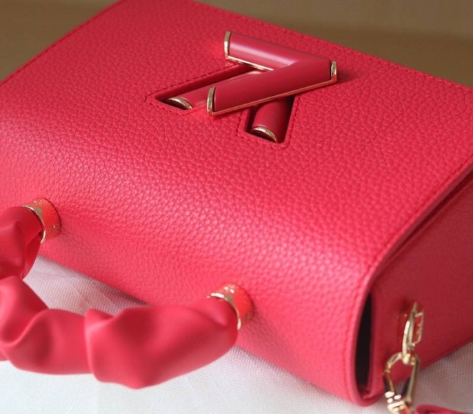 Louis Vuitton Taurillon Leather Twist MM Scrunchie Handle In Pondichery Pink angle 5